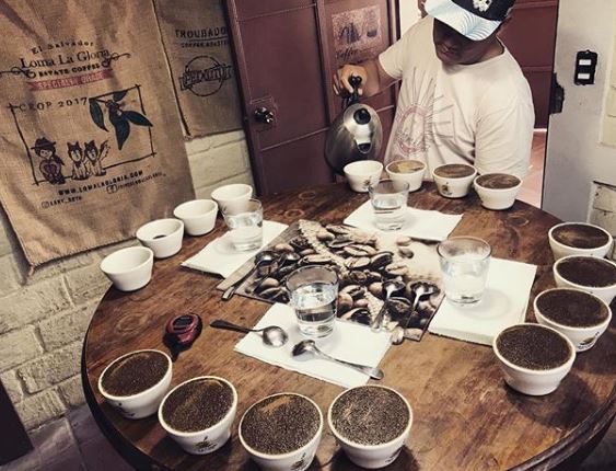 Cupping at Finca Loma La Gloria in El Salvador