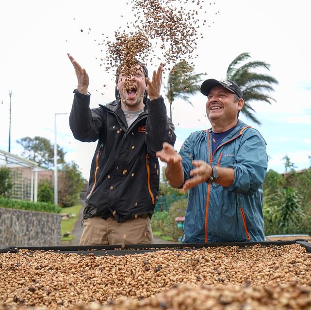 Oscar Chacon of La Lajas and green beans in Costa Rica
