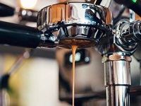 pouring espresso - crema coffee garage